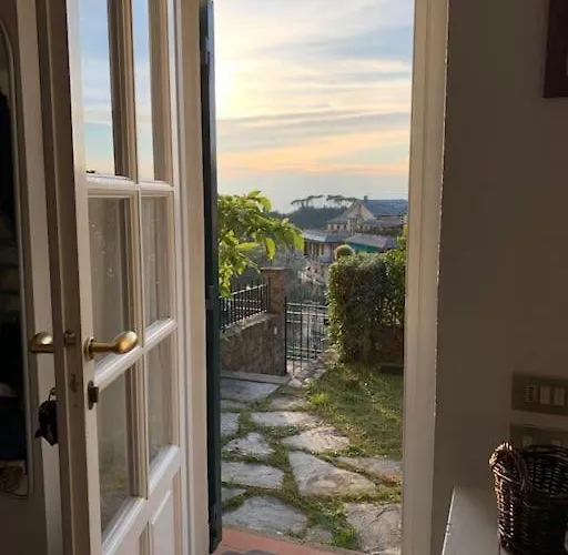 La Riva Apartment *